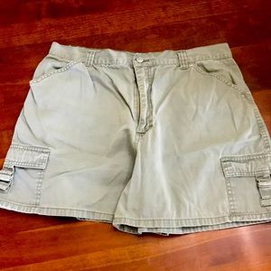 Women’s Gloria Vanderbilt shorts